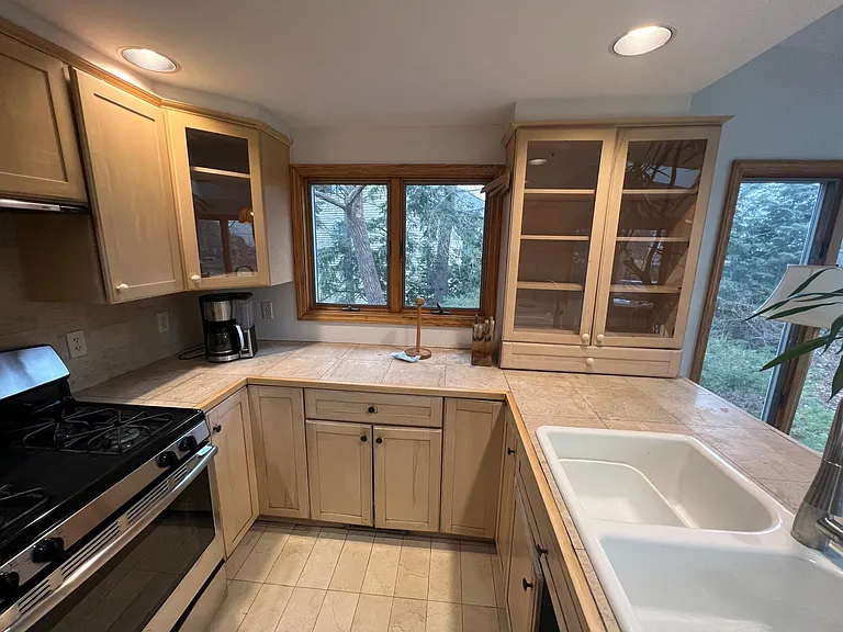 38 Shaw Rd — Photo 6
