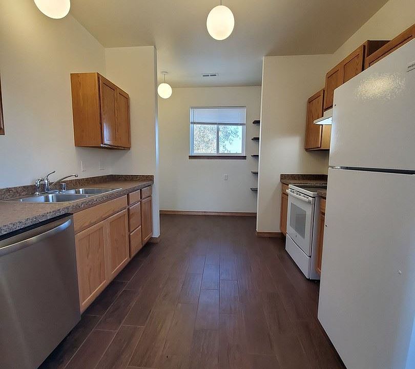 1st image of 1905 Margaret St #200