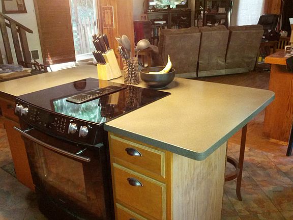 Kitchen island/Jenn-Air stov