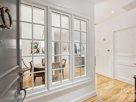 4th image of 241 Queens Rd
