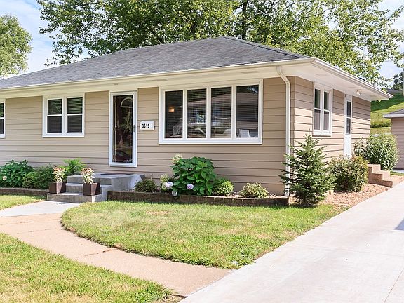 2nd image of 3519 Bel Air Dr SE