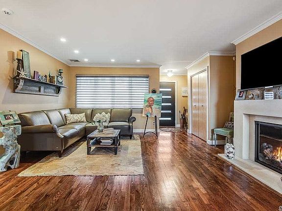 3rd image of 38 Dolores Dr