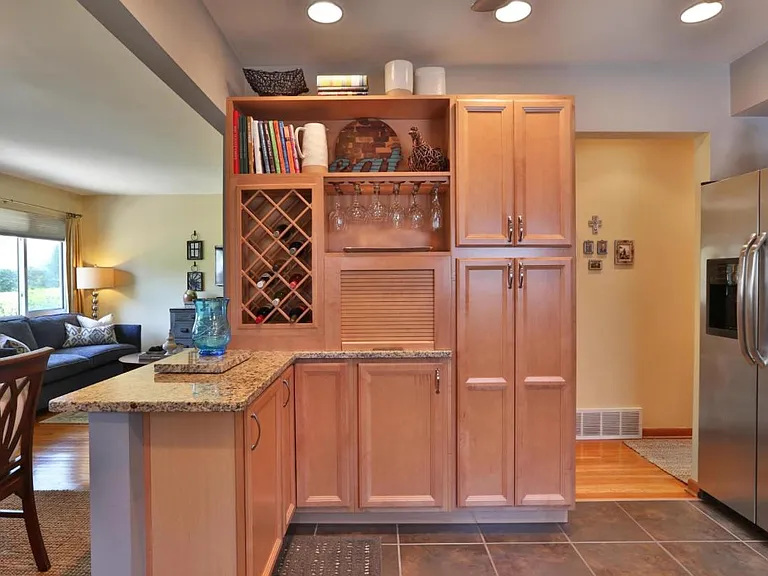 556 E Beechwold Blvd — Photo 5