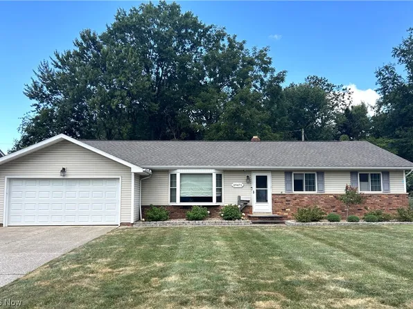 29471 Valley View Dr, Wickliffe, OH 44092