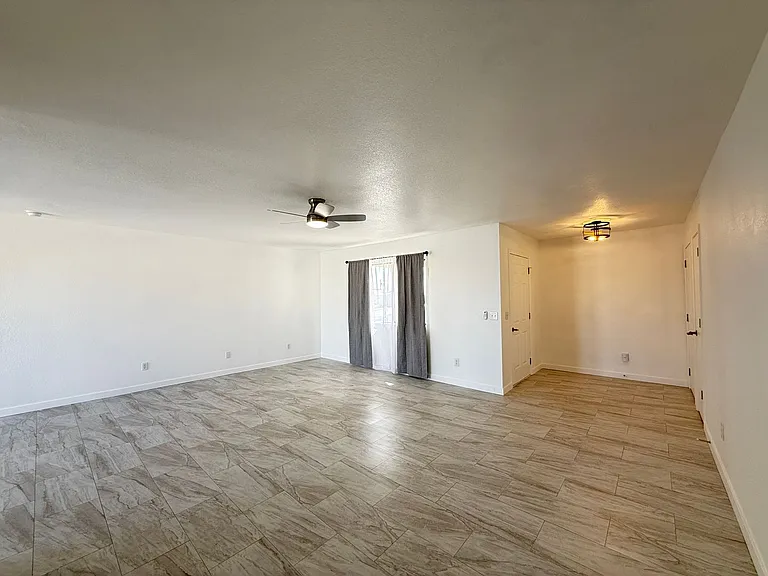 3340 Dolphin Dr — Photo 2