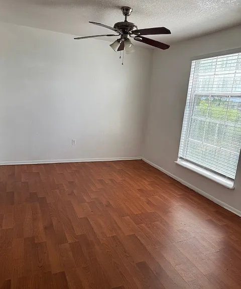 3988 Versailles Dr #3988 — Photo 2