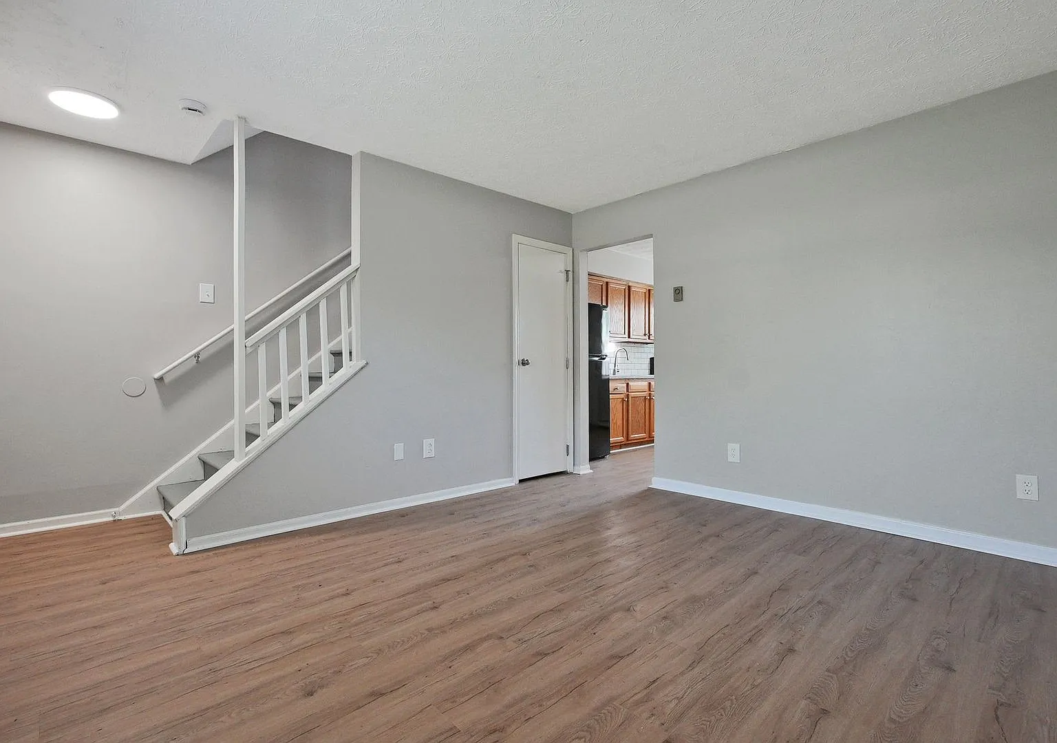 Nice 2 Bedroom Townhome in Southwest Columbus — Photo 2