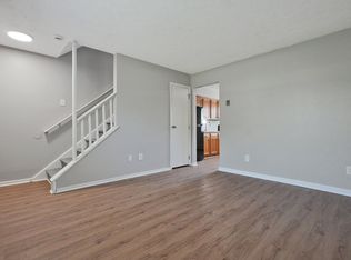 2205 Clarendon Ln, Columbus, OH 43223