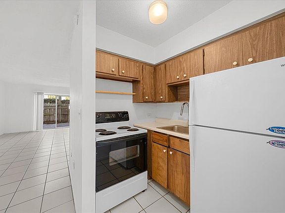5th image of 419 Ocean Ave APT 202