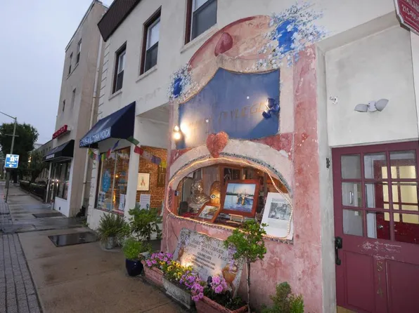 814 W Lancaster Ave APT 1, Bryn Mawr, PA 19010