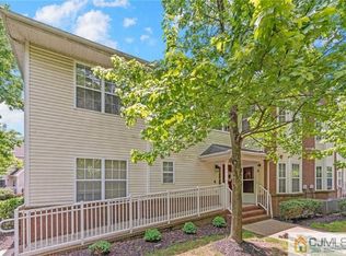 121 Forest Dr, Piscataway, NJ 08854