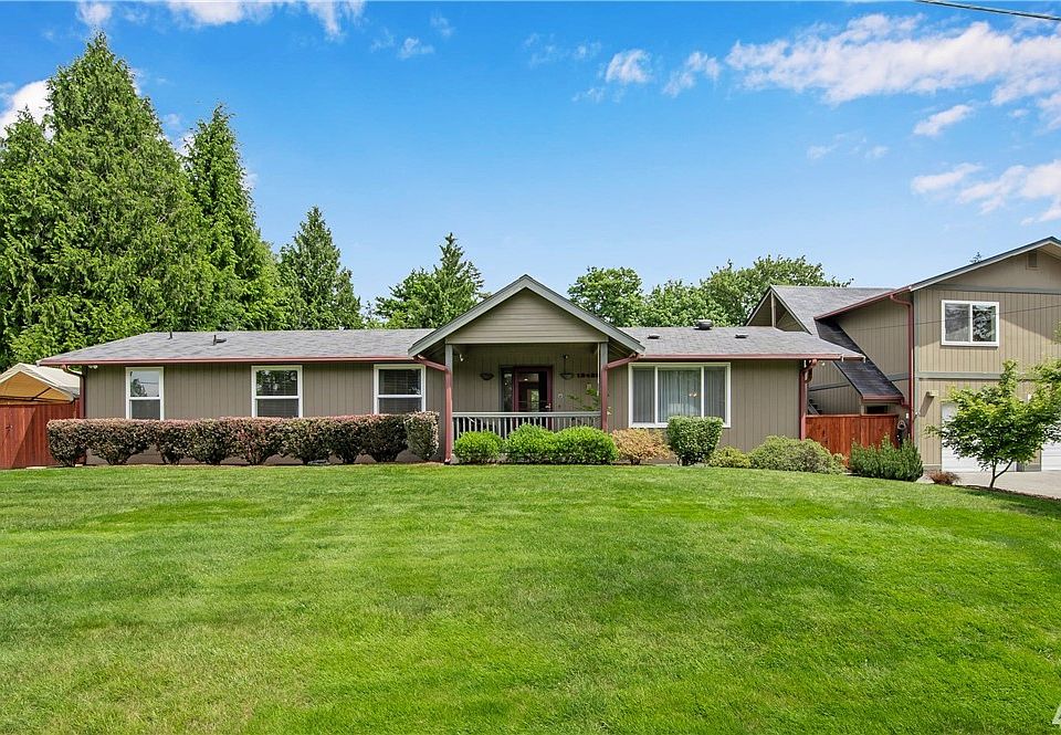 Welcome to this lovingly maintained & spotless home! Just move in & enjoy-the work is done! Fresh exterior paint 2017, new furnace 2011, new vinyl windows 2007, new A/C 2019, New hot water tank 2018 & so much more!