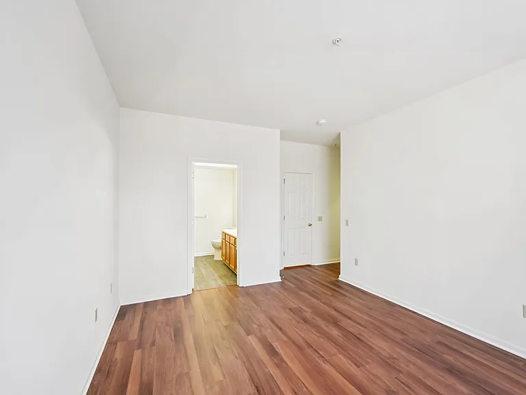 Spring Creek Apartments — Photo 28