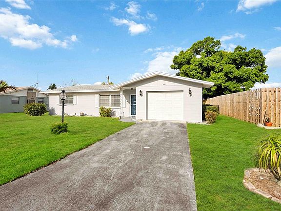 3rd image of 181 Sandhurst Dr