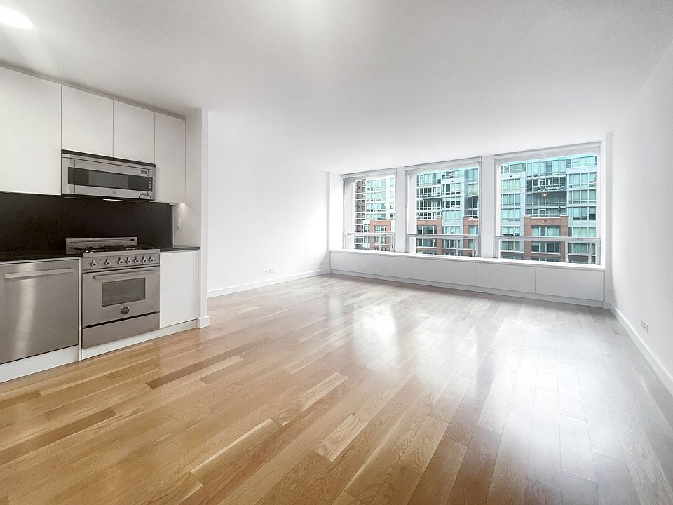 1st image of 300 E 33rd St APT 6E