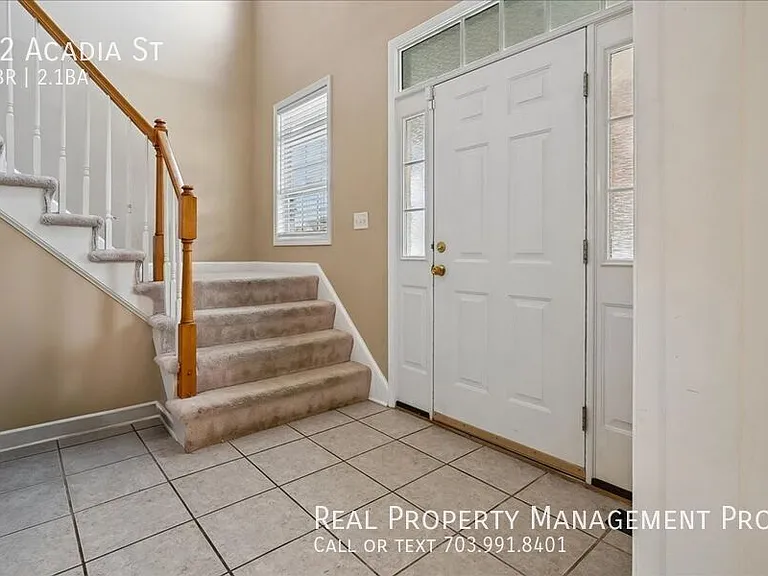 52 Acadia St — Photo 2