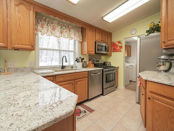 3rd image of 67618 N Ridgewood Dr