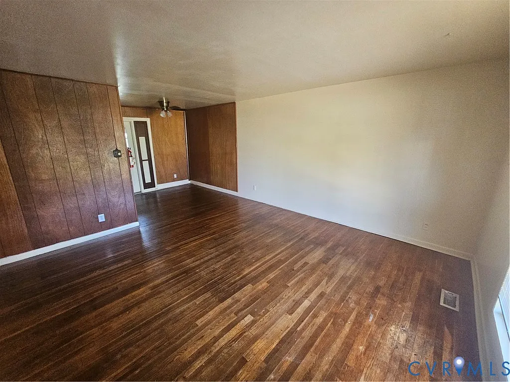 3 bed, 1.5 bath, 1008 sqft, $1,250 — Photo 2