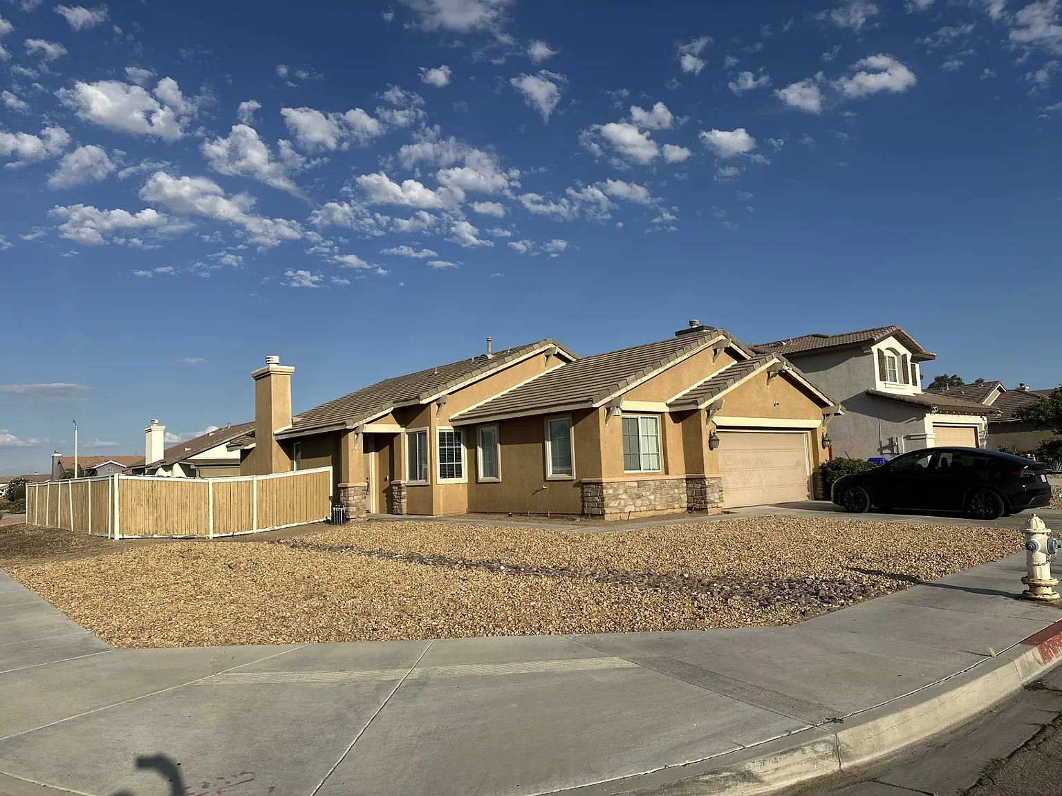 3 bed, 1516 sqft, $2,300 — Photo 1