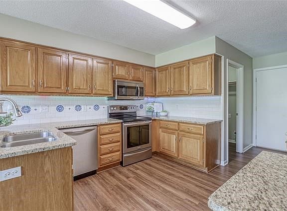 5th image of 7018 W 156th Ter