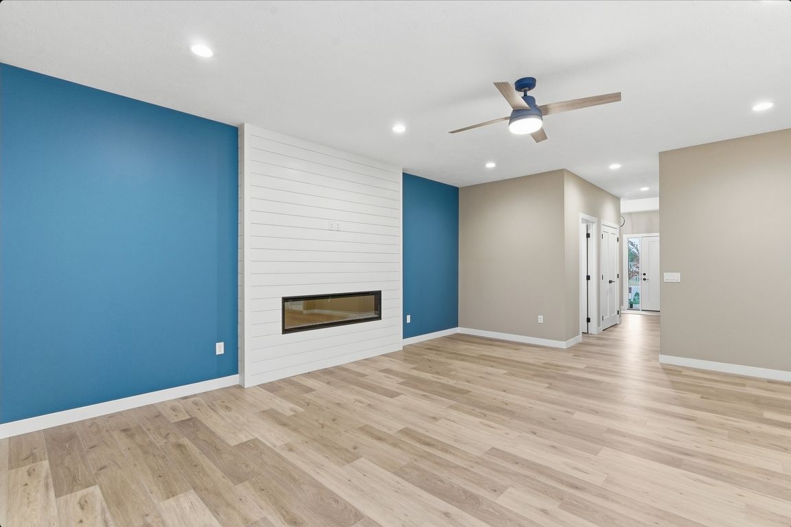 next background image