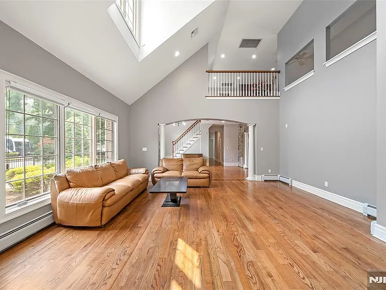 351 White Ave — Photo 12