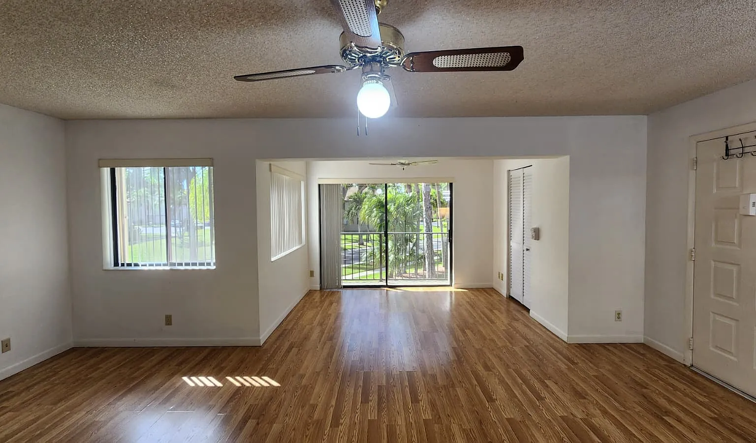 537 Shady Pine Way — Photo 3