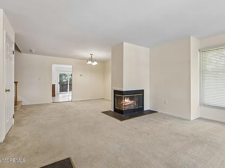 157 Northampton Dr — Photo 7