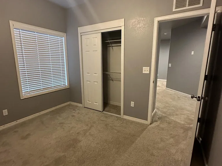 821 Circle Dr — Photo 13