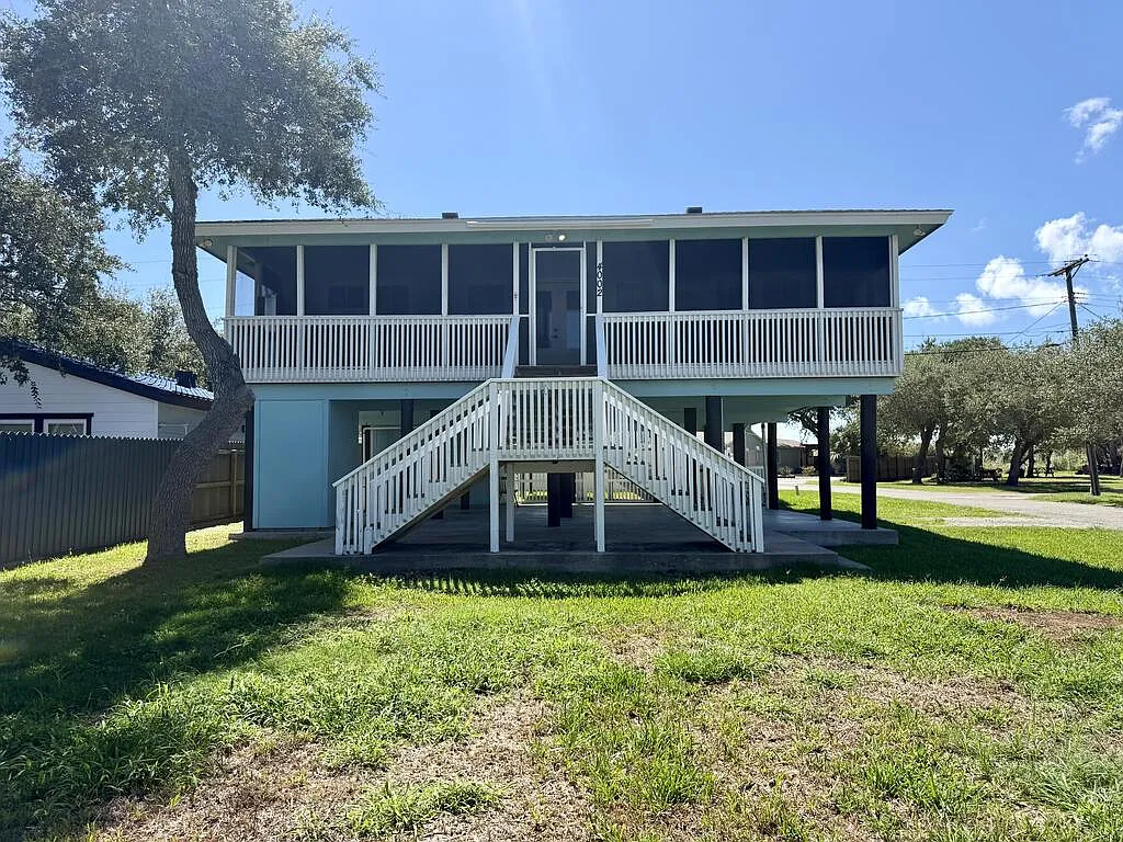 3 bed, 2.0 bath, 1216 sqft, $2,400 — Photo 4