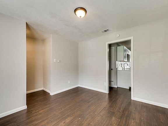 4th image of 1343 Caladium Dr