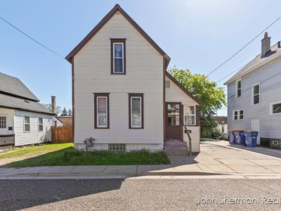 18 Vandine Pl NE, Grand Rapids, MI, 49503