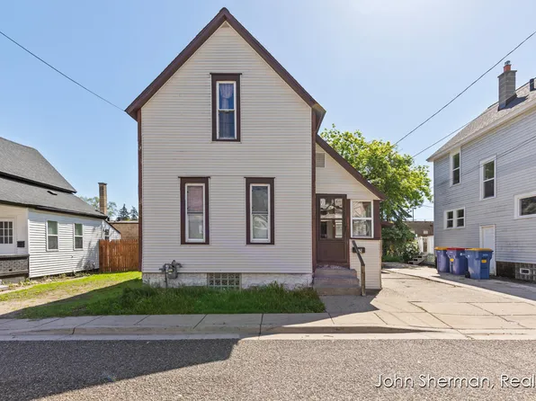 18 Vandine Pl NE, Grand Rapids, MI 49503