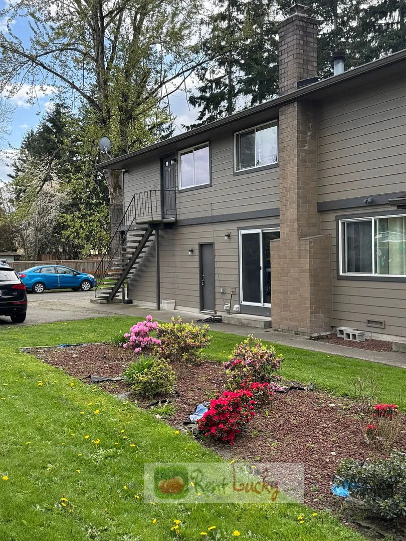 217 Ellingson Dr — Photo 1