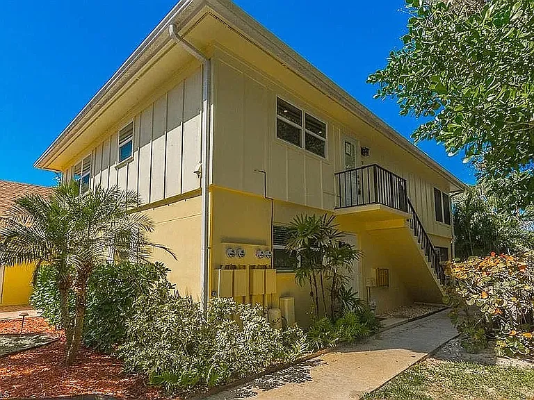 1219 Solana Rd — Photo 7