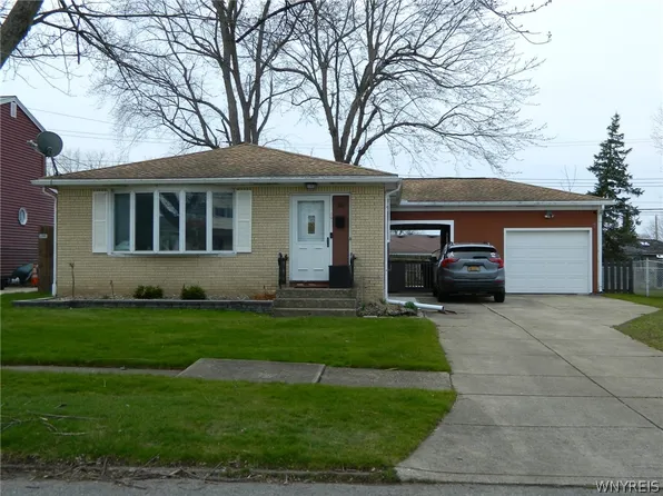 82 Louise Dr, Cheektowaga, NY 14227