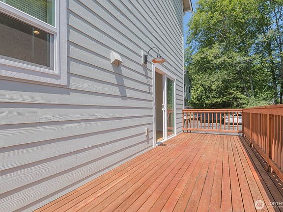 4th image of 18768 1st Avenue NE