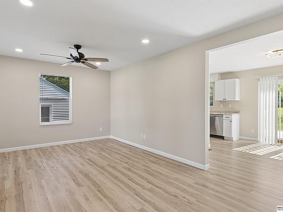5th image of 7019 N 33rd St