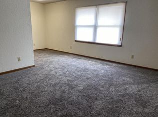 6124 SW 26th Ct, Topeka, KS 66614