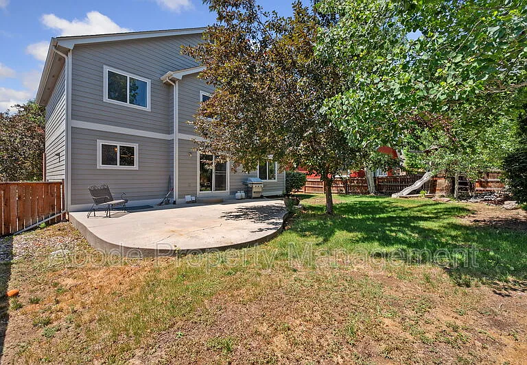 2214 Andrews St — Photo 29