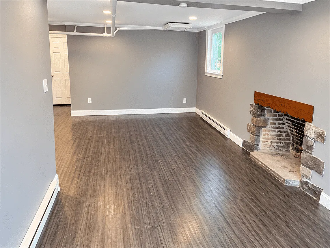 1 bed, 900 sqft, $995 — Photo 3