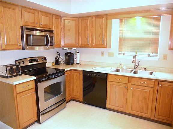 5th image of 9584 Kelly Dr