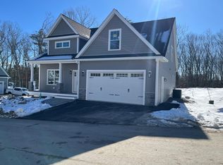 25 Midtrail Crossing Ln, Windham, NH 03087