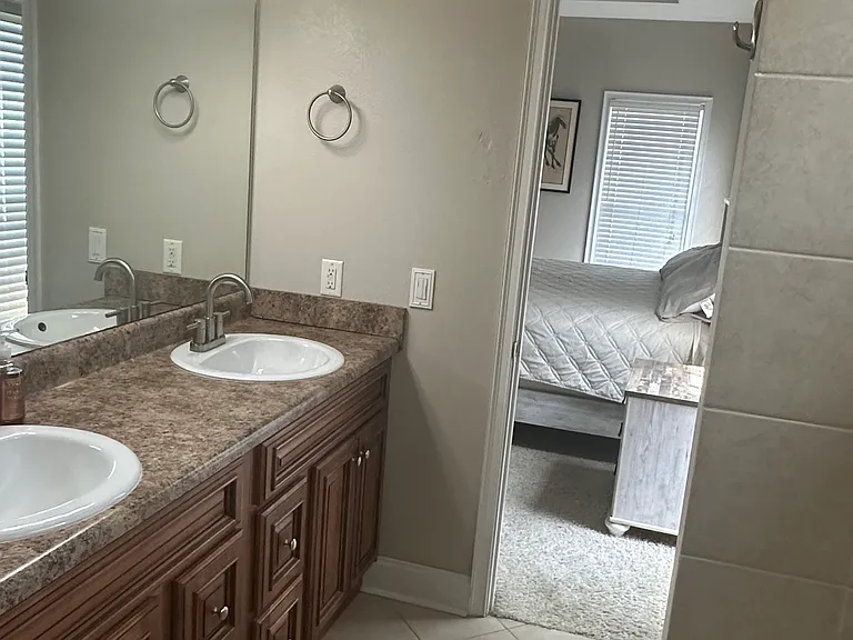 544 Remington Ave — Photo 13