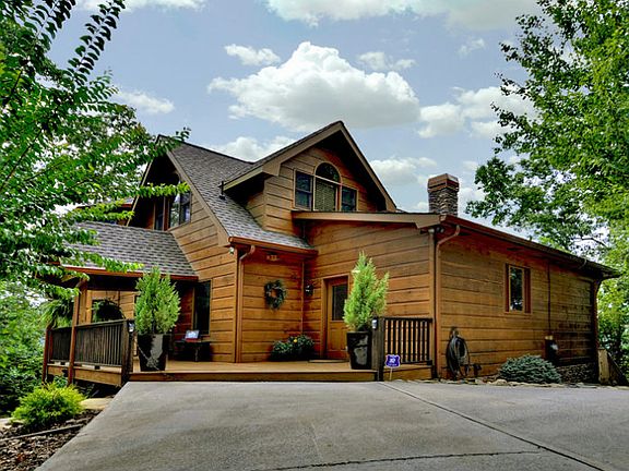 3rd image of 859 Garnet Dr