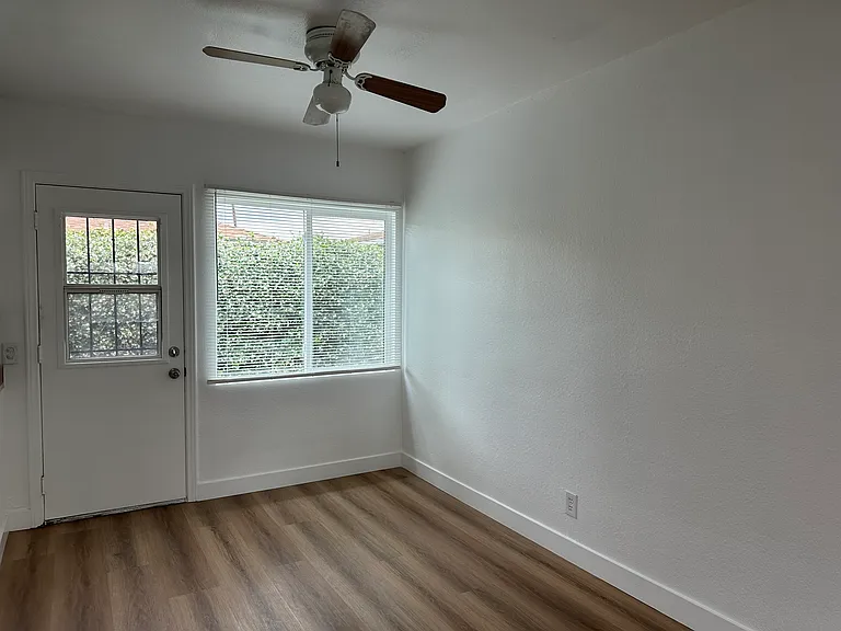 4930 N Vincent Ave — Photo 11