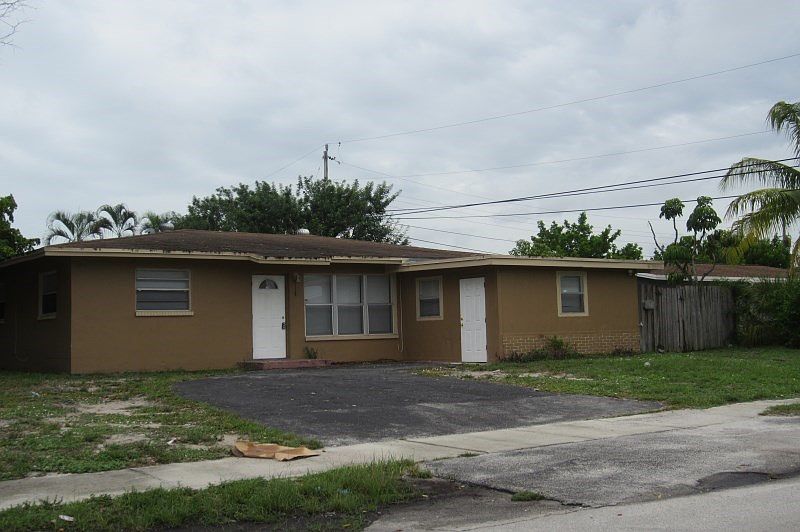 1st image of 130 NW 21st St
