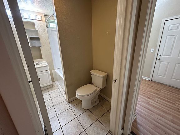 4th image of 1080 Wilson Ave #1082