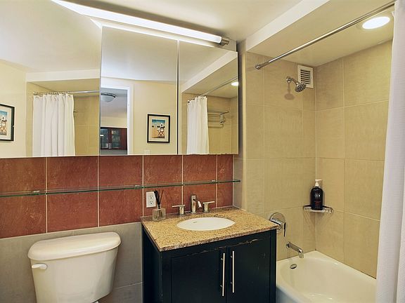 4th image of 555 W 23rd St APT N5n