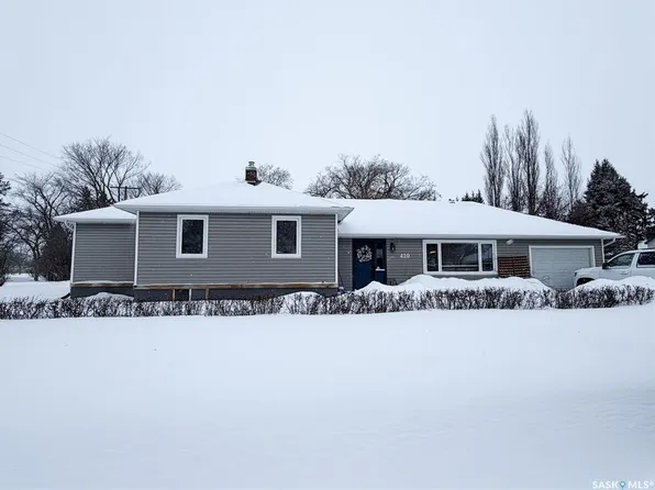 420 1st STREET W, Meadow Lake, SK S9X 1E5
